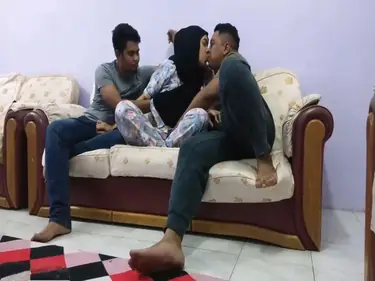 Bokep Jilbab Tante Cantik Selingkuh Brondong 2026